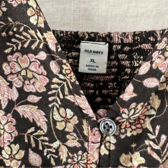 Old Navy Cropped Ruffle Tank - Picture 3 of 4